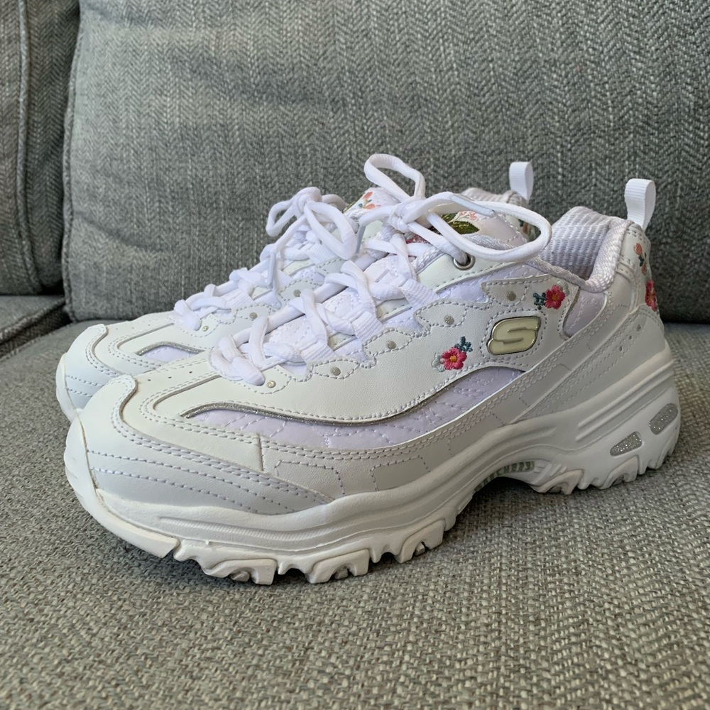 Skecher’s Floral Embroidery White Sneakers